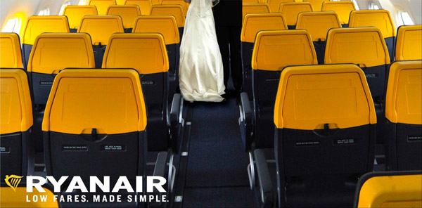 വിമാനത്തിനകത്ത് എന്തുകൊണ്ട് മഞ്ഞനിറം പാടില്ല? കാരണം അറിയാം...