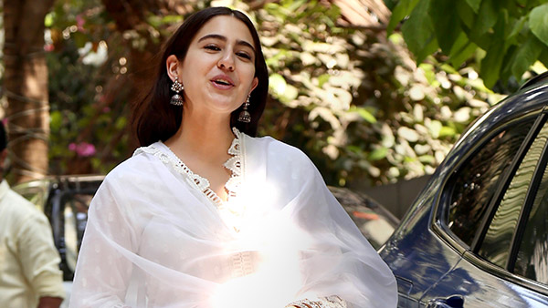 ലക്ഷ്വറി വേണ്ട സിംപിള്‍ മതി; യാത്ര ആള്‍ട്ടോയിലാക്കി ഞെട്ടിച്ച് ബോളിവുഡ് നടി