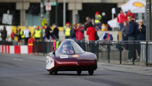  മലയാളി വിദ്യാര്‍ഥികളുടെ 'വണ്ടി'-ക്ക് അന്താരാഷ്ട്ര അവാർഡ്; ഇലക്ട്രിക് കാര്‍ നിർമിച്ചത് മാലിന്യ വസ്തുക്കളിൽ നിന്നും 