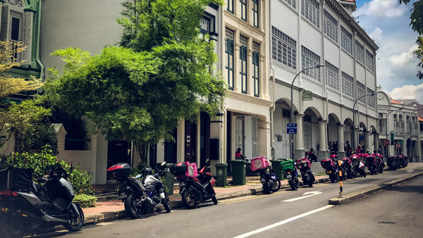 ഈ രാജ്യത്ത് മോട്ടോര്‍സൈക്കിള്‍ പെര്‍മിറ്റ് കിട്ടാൻ പുതിയ ബൈക്കിന്റെ വിലയേക്കാള്‍ ചെലവാക്കണം 