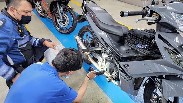 ഈ രാജ്യത്ത് മോട്ടോര്‍സൈക്കിള്‍ പെര്‍മിറ്റ് കിട്ടാൻ പുതിയ ബൈക്കിന്റെ വിലയേക്കാള്‍ ചെലവാക്കണം 