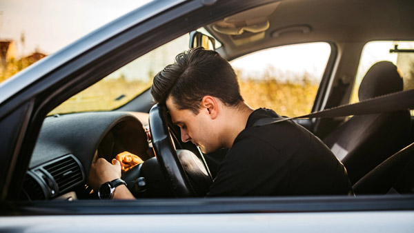 ഉറക്കം മൂലമുണ്ടാകുന്ന അപകടങ്ങള്‍ തടയാന്‍ നൂതന കണ്ടുപിടിത്തവുമായി മോട്ടോര്‍ വെഹിക്കിള്‍ ഇന്‍സ്‌പെക്ടര്‍മാര്‍