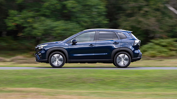 ഇന്ത്യക്ക് വേണ്ടെങ്കില്‍ എന്താ... S-Cross സ്‌ട്രോംഗ് ഹൈബ്രിഡ് ആഗോള വിപണിയിൽ പുറത്തിറക്കി Suzuki