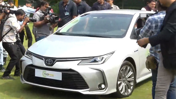 മുറ്റങ്ങളിലേക്ക് പുതിയൊരുവൻ! ഫ്ലെക്‌സ് ഫ്യുവൽ എഞ്ചിൻ ഘടിപ്പിച്ച ഇന്ത്യയിലെ ആദ്യത്തെ കാറുമായി Toyota