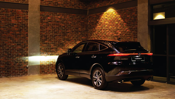 ഇത് ടാറ്റയല്ല മോനേ... ഇവനാണ് ടൊയോട്ടയുടെ ഹാരിയർ, പുത്തൻ മാറ്റങ്ങളുമായി വിപണിയിൽ