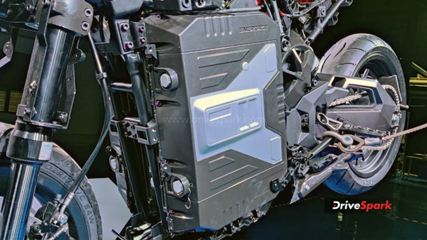 മെയ്ഡ് ഇന് ഇന്ത്യ ഇലക്ട്രിക് ക്രൂയിസര് ബൈക്കുമായി Aarya; കമാന്ഡര് ഡിസംബറില് എത്തും മെയ്ഡ് ഇന് ഇന്ത്യ ഇലക്ട്രിക് ക്രൂയിസര് ബൈക്കുമായി Aarya; കമാന്ഡര് ഡിസംബറില് എത്തും