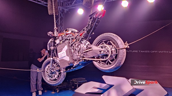 ആദ്യ EV; വാങ്ങാന്‍ പോകുന്ന ഇലക്ട്രിക് ബൈക്ക് വെളിപ്പെടുത്തി ദുല്‍ഖര്‍