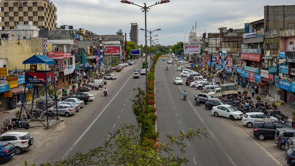 ഇത് ഒരുപാട് ഉണ്ടല്ലോ;അനധികൃത പാർക്കിങ്ങിന് രണ്ട് ദിവസം കൊണ്ട് 2000 പരാതികൾ