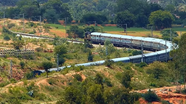 രാജകീയ യാത്രകളുടെ അവസാനവാക്ക്... ഇന്ത്യയിലെ ലക്ഷ്വറി ട്രെയിനുകളെ പരിചയപ്പെടാം