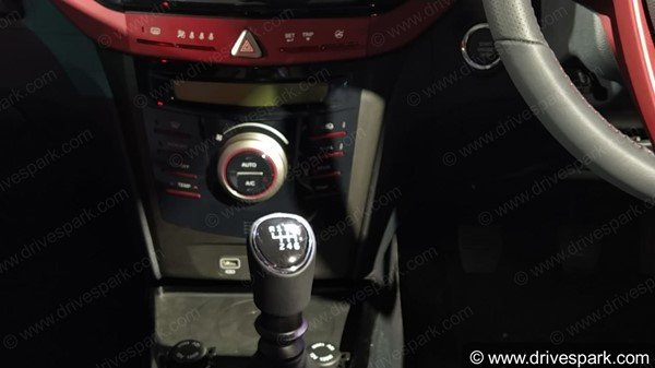 XUV300 ടര്‍ബോസ്പോര്‍ട്ട് അവതരിപ്പിച്ച് Mahindra; എഞ്ചിന്‍, വില, ഫീച്ചര്‍ വിവരങ്ങള്‍ അറിയാം