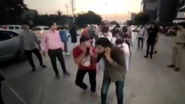 ഓടുന്ന Scorpio-യുടെ മുകളില്‍ പടക്കം പൊട്ടിച്ച് ആഘോഷം; പൊലീസ് നല്‍കിയ ശിക്ഷ കാണണോ?