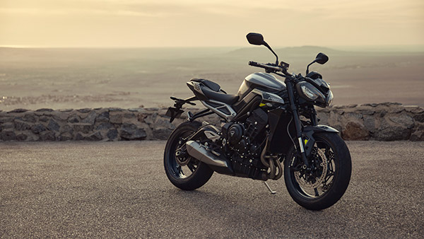Triumph പ്രേമികളേ ഇതിലെ ഇതിലെ... പുതിയ 2022 മോഡൽ Street Triple 765 ശ്രേണി വിപണിയിൽ