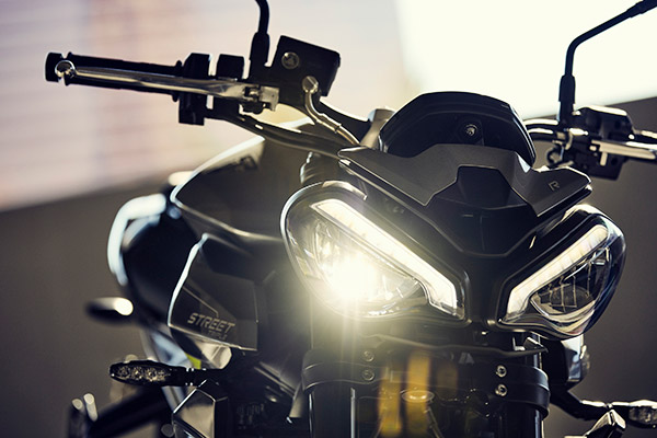 Triumph പ്രേമികളേ ഇതിലെ ഇതിലെ... പുതിയ 2022 മോഡൽ Street Triple 765 ശ്രേണി വിപണിയിൽ