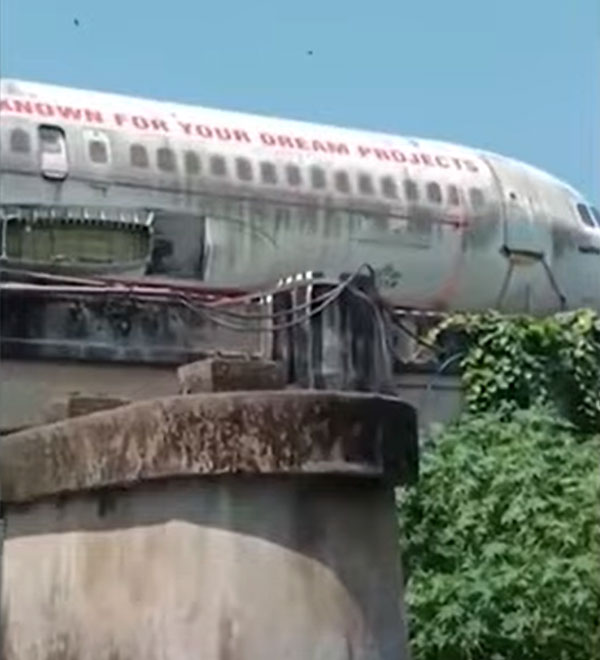 'എയര്‍ ഇന്ത്യ വിമാനം കൊല്ലം ദേശീയ പാതയില്‍'; കാണാന്‍ വന്‍ ജനക്കൂട്ടം; പലയിടത്തും ഗതാഗതക്കുരുക്ക്