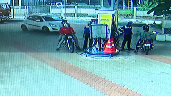 പരാതി കൊടുത്തു വരുമ്പോള്‍ മോഷണം പോയ ബൈക്ക് കണ്‍മുമ്പില്‍; കോഴിക്കോട്ടെ പമ്പില്‍ പിന്നീട് നടന്നത്