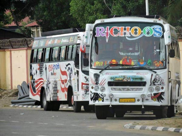 അതിർത്തി കടക്കുവോളം നാരായണ..അത് കഴിഞ്ഞാൽ നിയമത്തിന് പുല്ല് വില