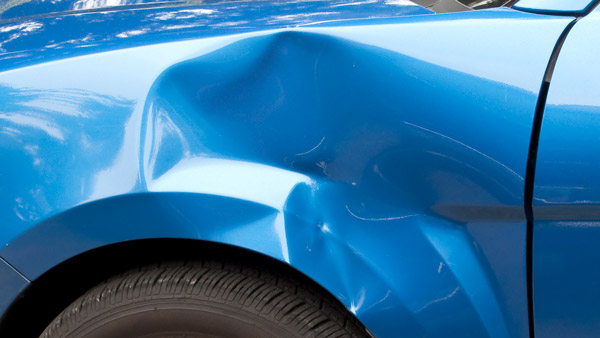 ചൂടുവെള്ളത്തിന് ഇത്രയും പവറോ; കാർ തട്ടിയാല്‍ വര്‍ക്‌ഷോപ്പില്‍ പോവാതെ പണം ലാഭിക്കാനുള്ള ടിപ്പ്