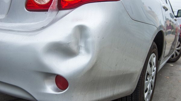 ചൂടുവെള്ളത്തിന് ഇത്രയും പവറോ; കാർ തട്ടിയാല്‍ വര്‍ക്‌ഷോപ്പില്‍ പോവാതെ പണം ലാഭിക്കാനുള്ള ടിപ്പ്