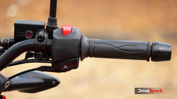 എഞ്ചിന്‍ കില്‍ സ്വിച്ച് ഇഷ്ടത്തിന് ഞെക്കാനുള്ളതല്ല; വിവേകത്തോടെ ഉപയോഗിച്ചില്ലെങ്കില്‍ എട്ടിന്റെ 'പണി' കിട്ടും