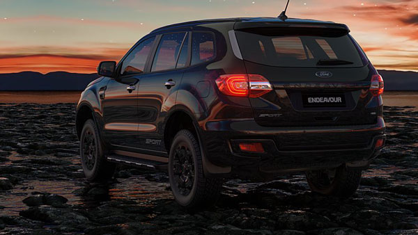 Ford Endeavour-ന് മുകളില്‍ പവന്‍ കല്ല്യാണിന്റെ സിനിമ സ്‌റ്റൈല്‍ വീഡിയോ; യാത്ര പൊലീസിനെ വെല്ലുവിളിച്ച് 