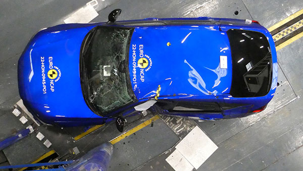 ഇന്ത്യക്കാര്‍ക്ക് വേണ്ടെങ്കിലും ആഗോള വിപണിയില്‍ ഹിറ്റാണ്! ക്രാഷ് ടെസ്റ്റില്‍ മിന്നും പ്രകടനവുമായി Honda Civic