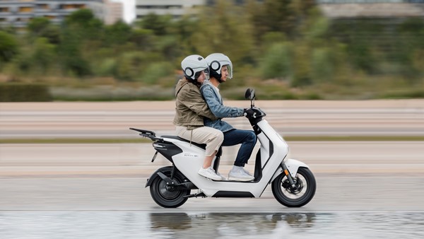 Honda EM1 e: ഇലക്ട്രിക് സ്‌കൂട്ടര്‍ അവതരിപ്പിച്ചു; ഇന്ത്യയിലേക്ക് എത്തുമോ?