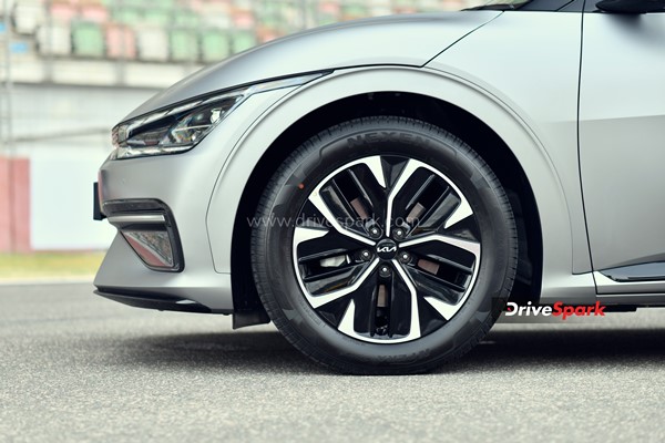 ഹിറ്റടിക്കാനൊരുങ്ങി Kia EV6 ഇലക്ട്രിക്; ആദ്യമാസത്തെ ഡെലിവറി കണക്കുകള്‍ പുറത്ത്