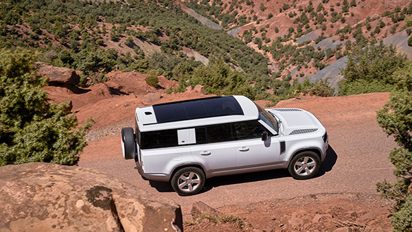 ലാൻഡ് റോവർ ഡിഫൻഡർ സ്വന്തമാക്കി സുനിൽ ഷെട്ടി