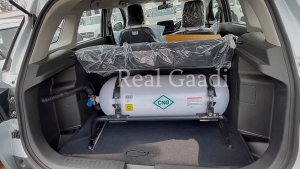 Baleno & XL6 CNG -യ്ക്ക് പിന്നാലെ Maruti അവതരിപ്പിക്കുന്നു Brezza CNG; സ്റ്റോക്ക് യാഡിൽ നിന്നുള്ള സ്പൈ ചിത്രങ്ങൾ