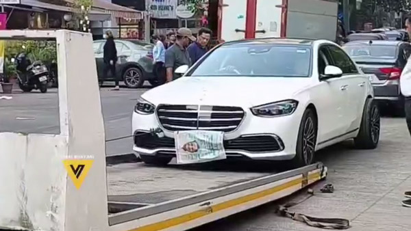 എന്തുപറ്റി രമണാ കിംഗ് ഖാൻ്റെ മെർസിഡീസ് ബെൻസ് എസ് ക്ലാസിന് ?