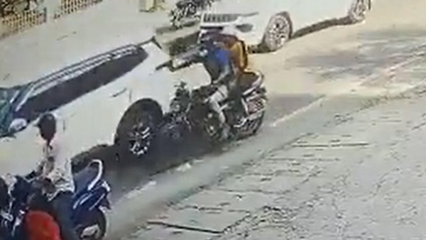 പുതിയ അടവുകളുമായി തട്ടിപ്പ് സംഘം ഇറങ്ങിയിട്ടുണ്ട്; കാര്‍ യാത്രികര്‍ ജാഗ്രതൈ... 