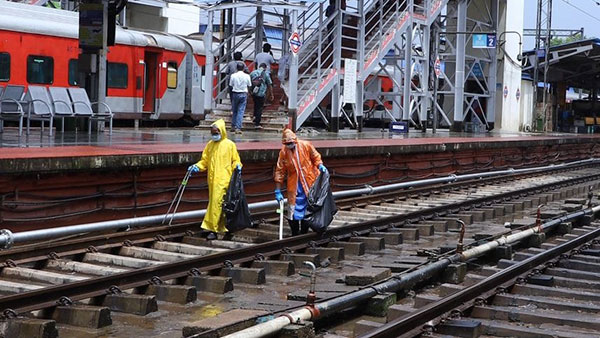 പോത്തിനോട് വേദം ഓതിയിട്ട് കാര്യമില്ല! മൃഗങ്ങൾ ട്രാക്കിലേക്ക് കടക്കാതിരിക്കാൻ അതിർത്തി മതിലുകൾ കെട്ടാൻ റെയിൽവേ