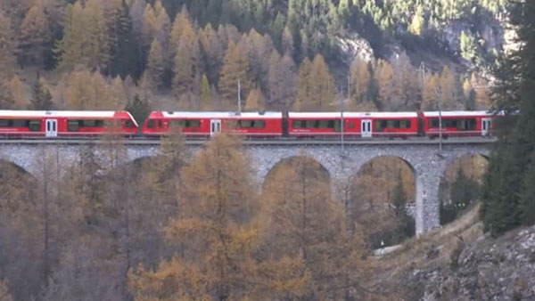 2 കി.മീ നീളം, 100 കോച്ചുകൾ; ഏറ്റവും നീളം കൂടിയ പാസഞ്ചർ ട്രെയിൻ ഓടിച്ച് സ്വിറ്റ്സർലൻഡ്