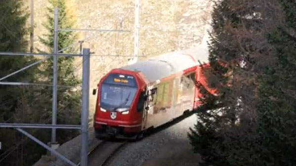 2 കി.മീ നീളം, 100 കോച്ചുകൾ; ഏറ്റവും നീളം കൂടിയ പാസഞ്ചർ ട്രെയിൻ ഓടിച്ച് സ്വിറ്റ്സർലൻഡ്