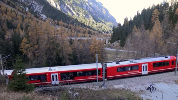 2 കി.മീ നീളം, 100 കോച്ചുകൾ; ഏറ്റവും നീളം കൂടിയ പാസഞ്ചർ ട്രെയിൻ ഓടിച്ച് സ്വിറ്റ്സർലൻഡ്