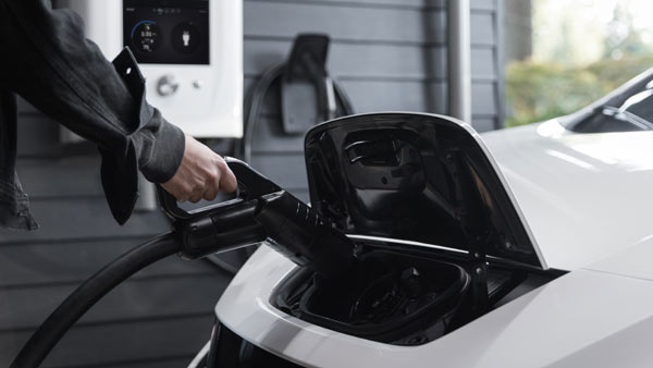 2030 ഓടെ ഇലക്ട്രിക് വിപണി ഒന്നാമതെത്തുമെന്ന് സർവേ റിപ്പോർട്ട്