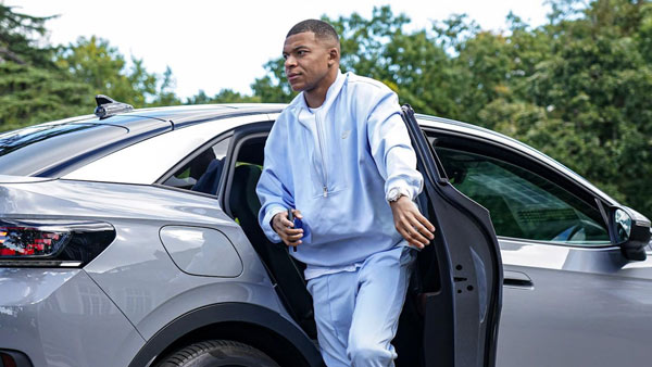 ഫുട്ബോൾ താരം എംബാപ്പെയുടെ കാർ കളക്ഷൻ ഇതാ...