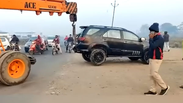 രാത്രിയാത്രയിൽ വേണം ജാഗ്രത; എംഎൽഎ രക്ഷപ്പെട്ടത് തലനാരിഴയ്ക്ക്