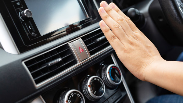 ഈ ഫീച്ചറുകൾ നോക്കി വേണേ വണ്ടി വാങ്ങാൻ, ഇല്ലേൽ പിന്നെ പണികിട്ടും!