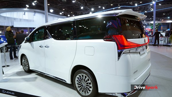 വെല്‍ഫയറിന്റെ വിജയം പ്രചോദനം; ലെക്‌സസ് LM ലക്ഷ്വറി എംപിവി ഈ വര്‍ഷം ഇന്ത്യയിലെത്തും 