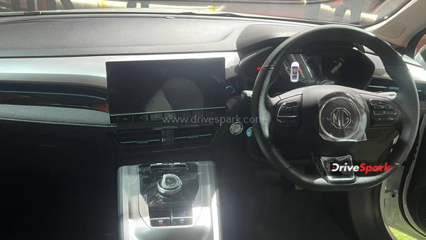 നിറഞ്ഞാടി MG Motors, ഓട്ടോ എക്സ്പോയിൽ MG5 ഇലക്ട്രിക് എസ്റ്റേറ്റും അവതരിപ്പിച്ചു