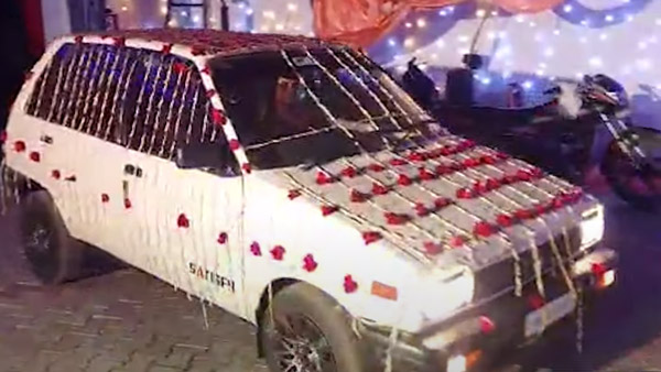 ലക്ഷ്വറി കാര്‍ വേണ്ട, വിവാഹത്തിന് അച്ഛന്റെ മാരുതി 800 മതിയെന്ന് വരന്‍; അനുകരണീയമെന്ന് നെറ്റിസണ്‍സ്