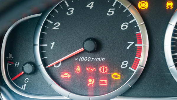 കള്ളത്താക്കോലിട്ടാലും പണിയൊന്നും നടക്കില്ല! എന്താണ് എഞ്ചിൻ ഇമോബിലൈസർ എന്നറിയാം