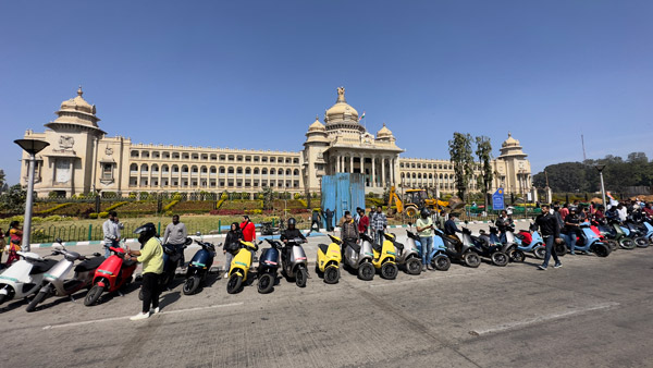 ഓഫര്‍ അവസാനിപ്പിക്കാന്‍ ഉദ്ദേശമില്ലെന്ന് ഓല; S1 പ്രോ ഇവിക്ക് 15,000 രൂപ വരെ ഡിസ്‌കൗണ്ട്