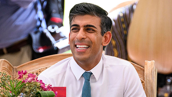 പ്രധാനമന്ത്രിക്ക് എന്തും ആവാമെന്നായോ; വമ്പൻ വിമർശനങ്ങൾ നേരിട്ട് ഋഷി സുനക്