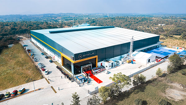 സിമ്പിള്‍ വണ്‍ ഇനി സ്പീഡിലെത്തും; ഓലയെ തറപറ്റിക്കാന്‍ തമിഴ്‌നാട്ടില്‍ വമ്പന്‍ പ്ലാന്റ് തുറന്നു 