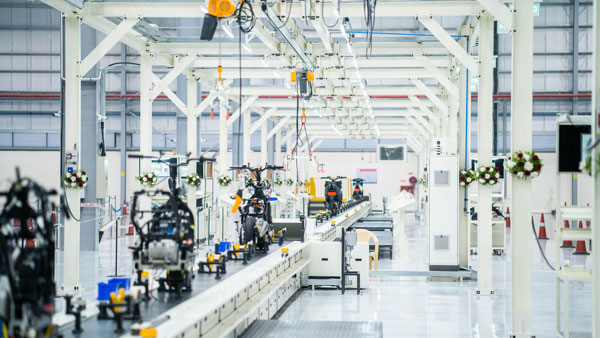 സിമ്പിള്‍ വണ്‍ ഇനി സ്പീഡിലെത്തും; ഓലയെ തറപറ്റിക്കാന്‍ തമിഴ്‌നാട്ടില്‍ വമ്പന്‍ പ്ലാന്റ് തുറന്നു 