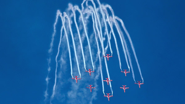 എയർ ഷോയ്ക്കായി ബാംഗ്ലൂർ ഒരുങ്ങി; ടിക്കറ്റ് ബുക്ക് ചെയ്യേണ്ടത് ഇങ്ങനെ