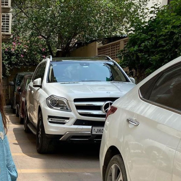 കാശില്ലാത്തതോ അതോ 'പിശുക്കോ'? സെലിബ്രിറ്റികള്‍ യൂസ്ഡ് കാര്‍ വാങ്ങാനുള്ള യഥാര്‍ത്ഥ കാരണം!