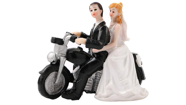 നിങ്ങളുടെ 'വാലെന്റൈൻ' വാഹനപ്രേമിയാണോ? പ്രണയദിനത്തില്‍ സമ്മാനിക്കാം ഈ ഗിഫ്റ്റുകള്‍